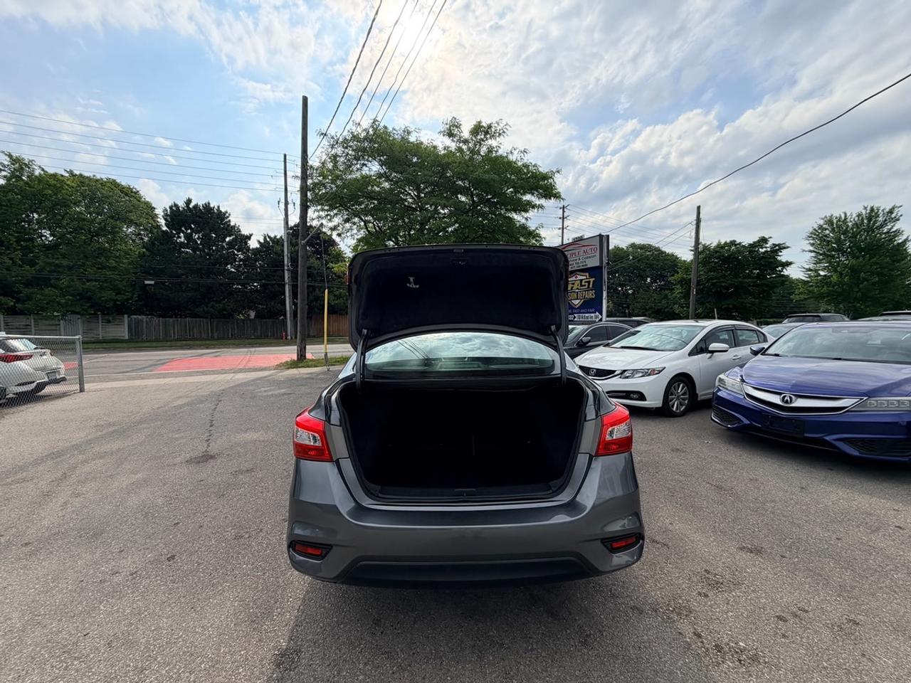 2018 Nissan Sentra SV Photo
