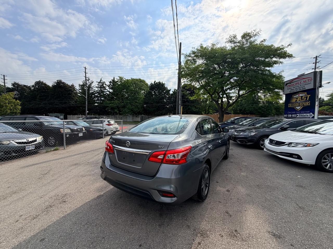 2018 Nissan Sentra SV Photo