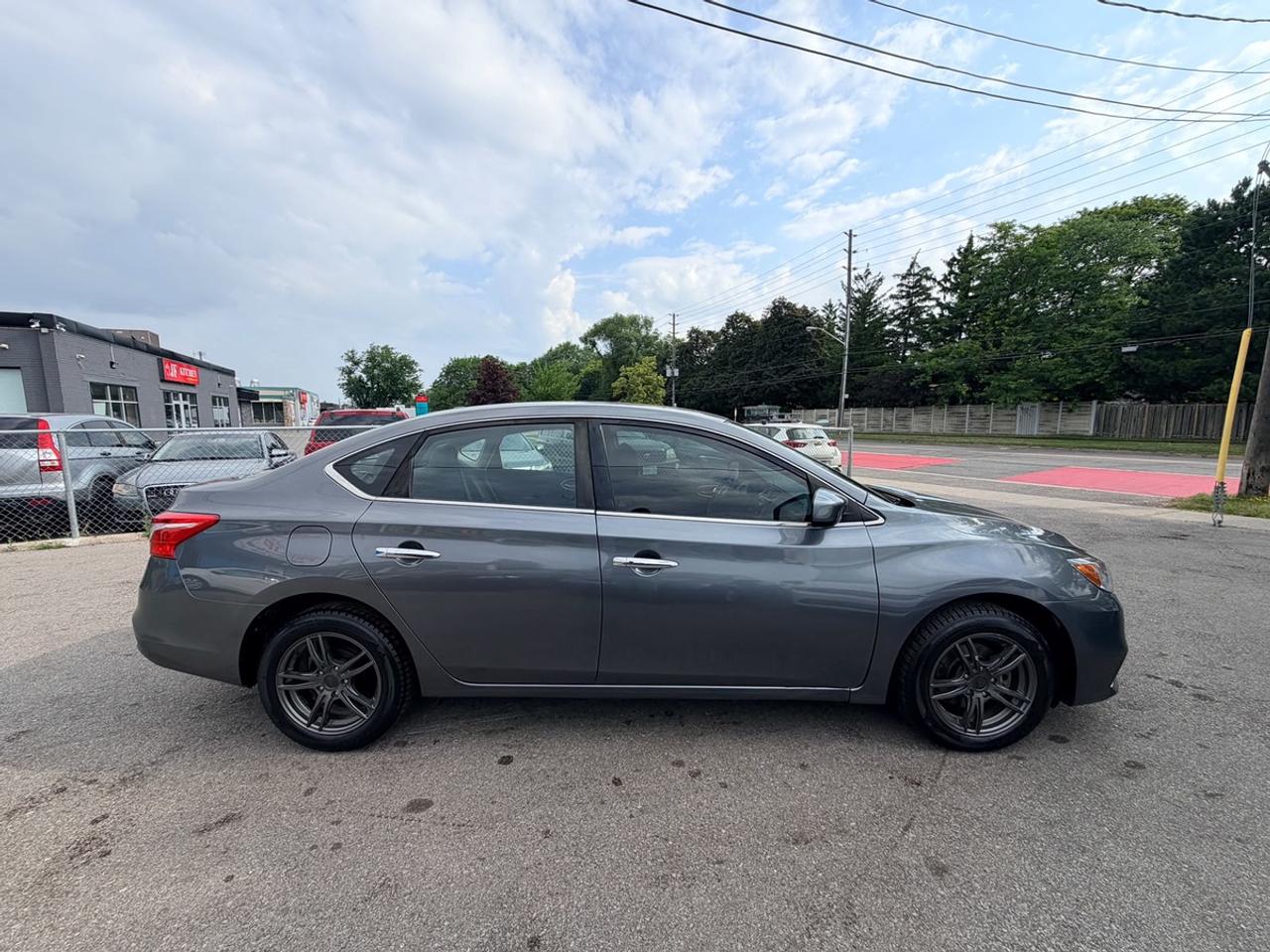 2018 Nissan Sentra SV Photo