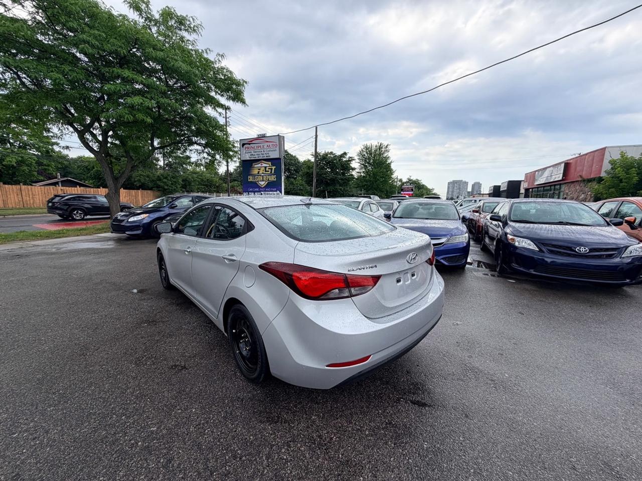 2016 Hyundai Elantra Limited Photo4