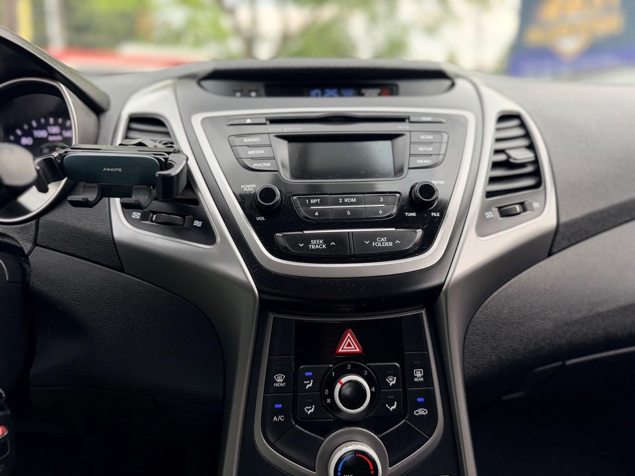 2016 Hyundai Elantra Limited Photo