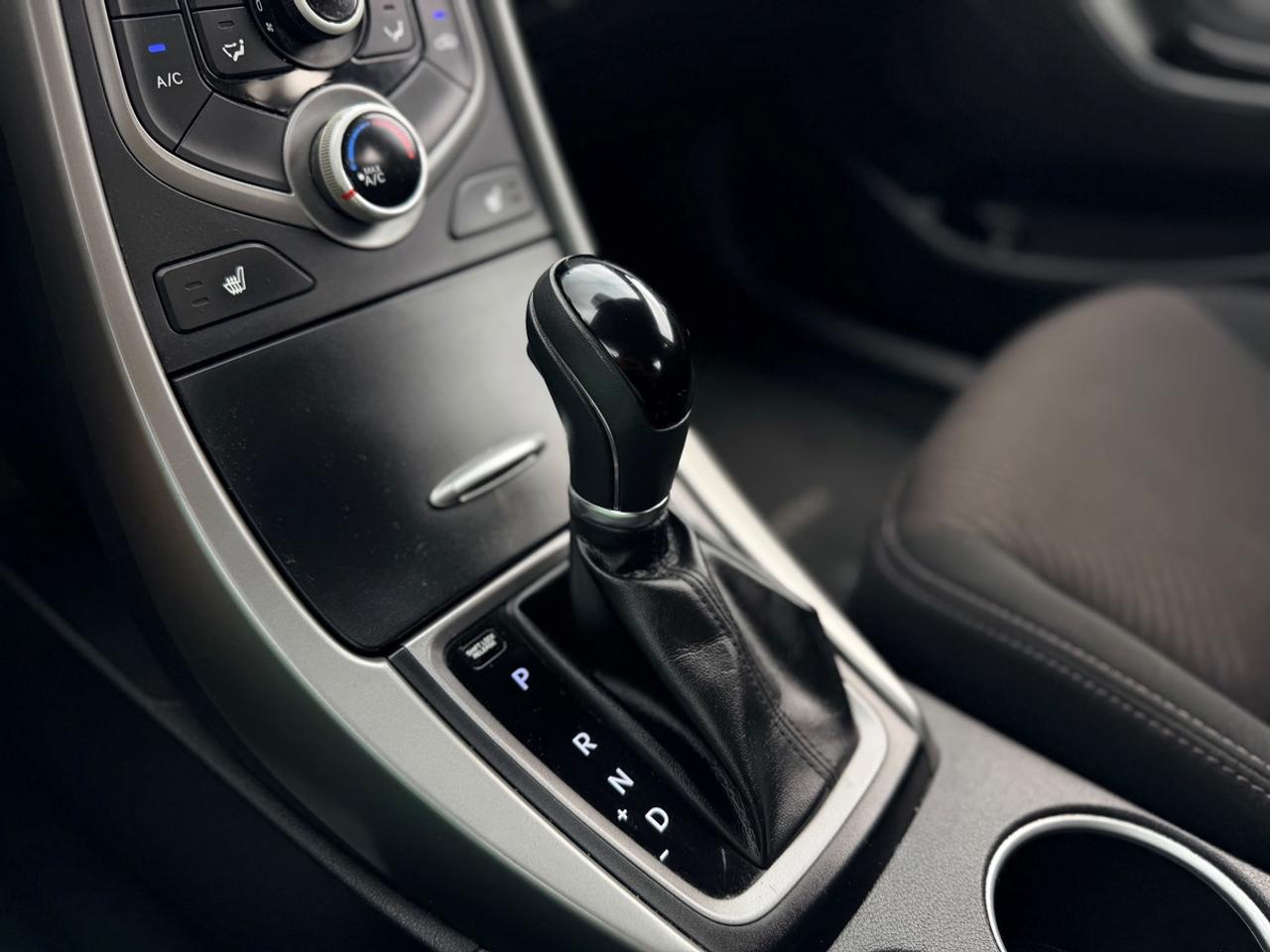 2016 Hyundai Elantra Limited Photo
