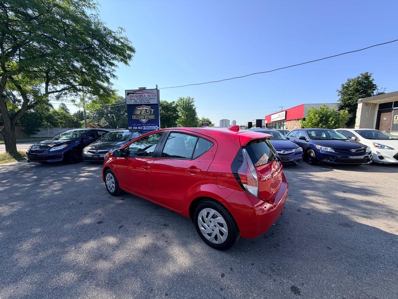 2018 Toyota Prius c Two Photo