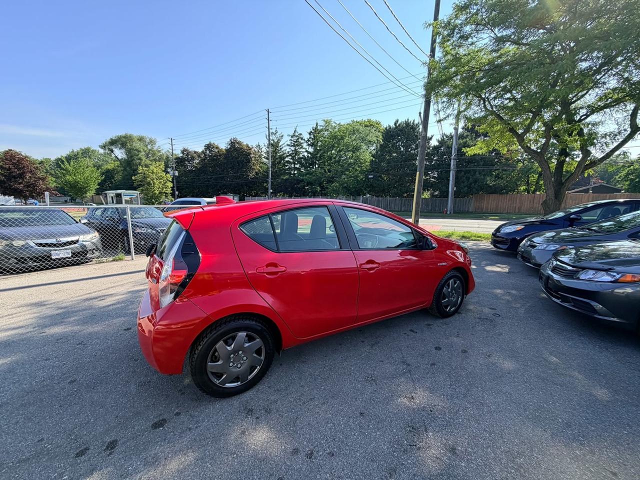 2018 Toyota Prius c Two Photo