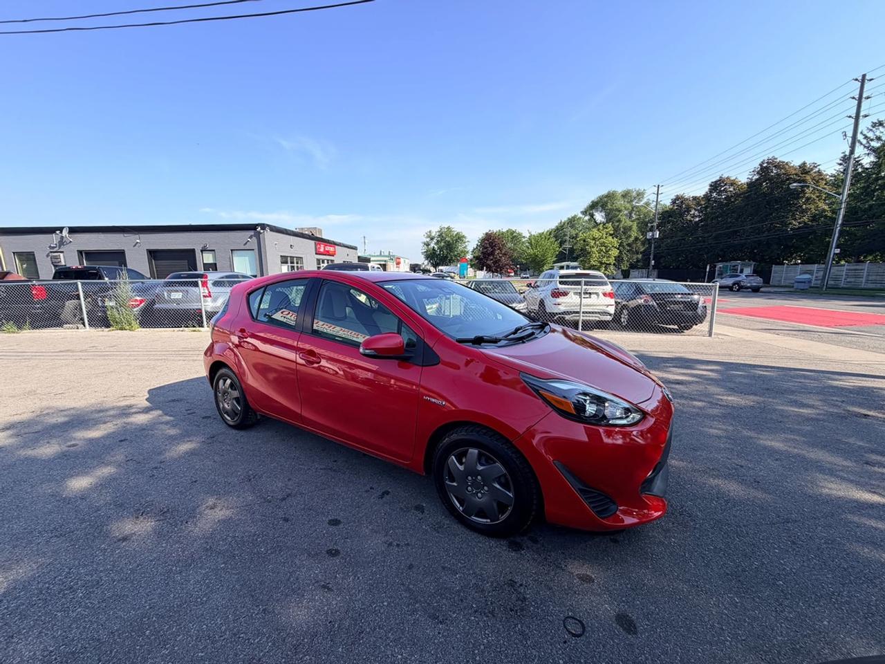 2018 Toyota Prius c Two Photo