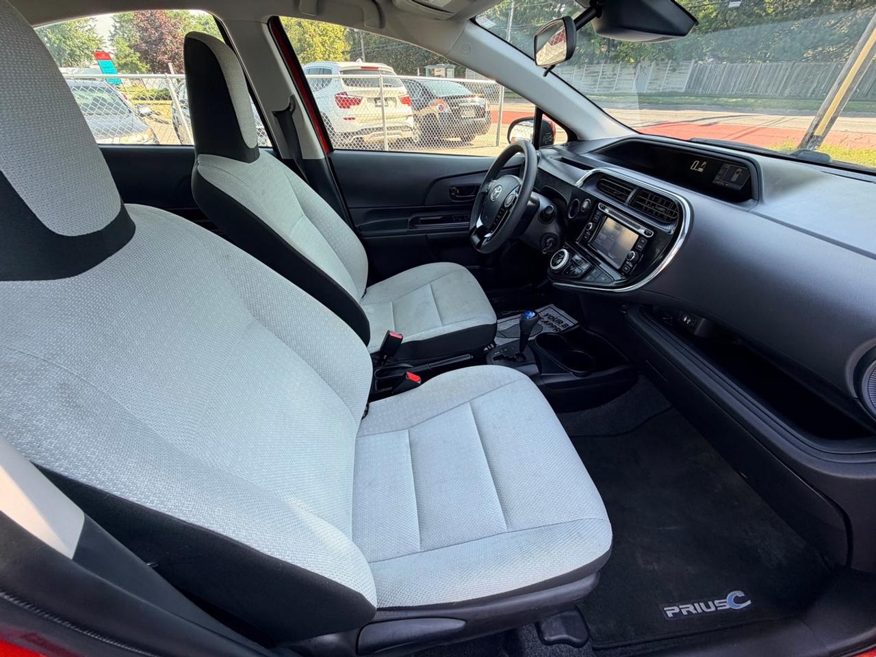 2018 Toyota Prius c Two Photo