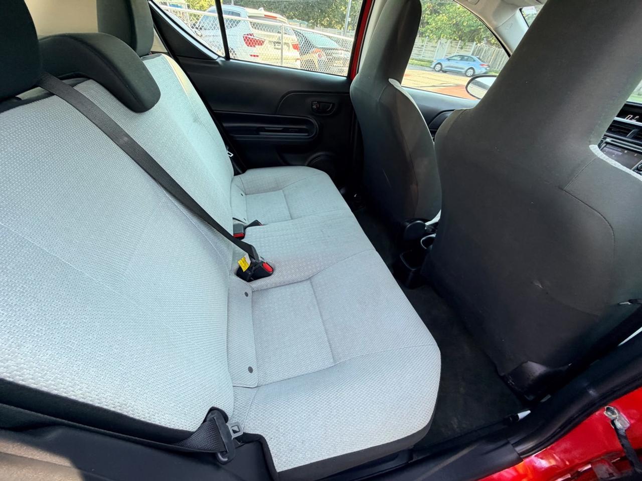 2018 Toyota Prius c Two Photo