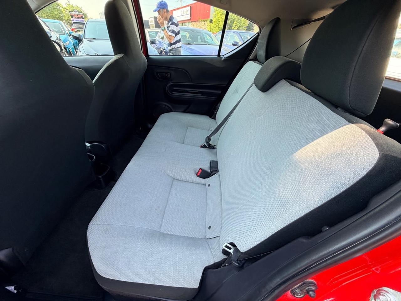 2018 Toyota Prius c Two Photo