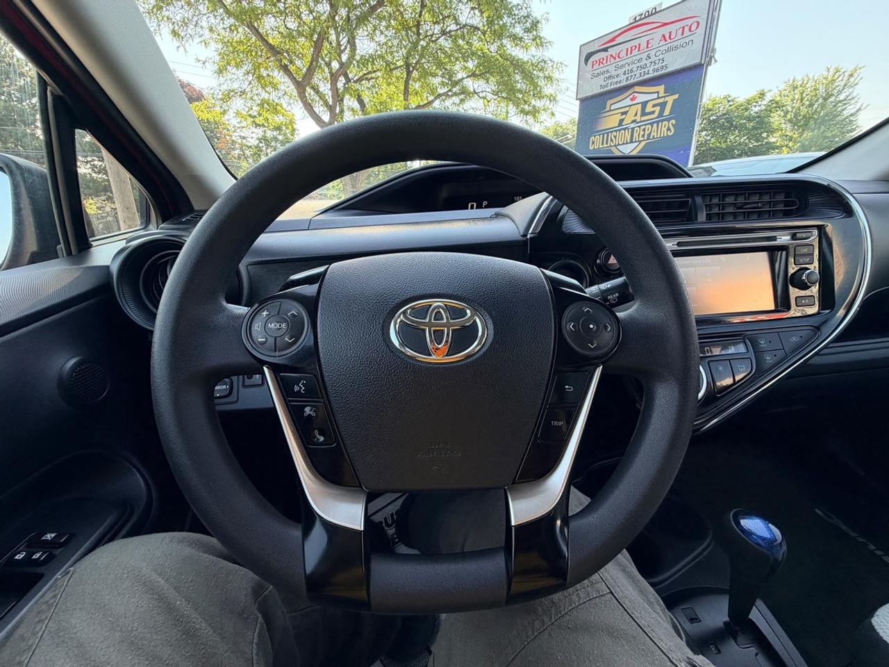 2018 Toyota Prius c Two Photo