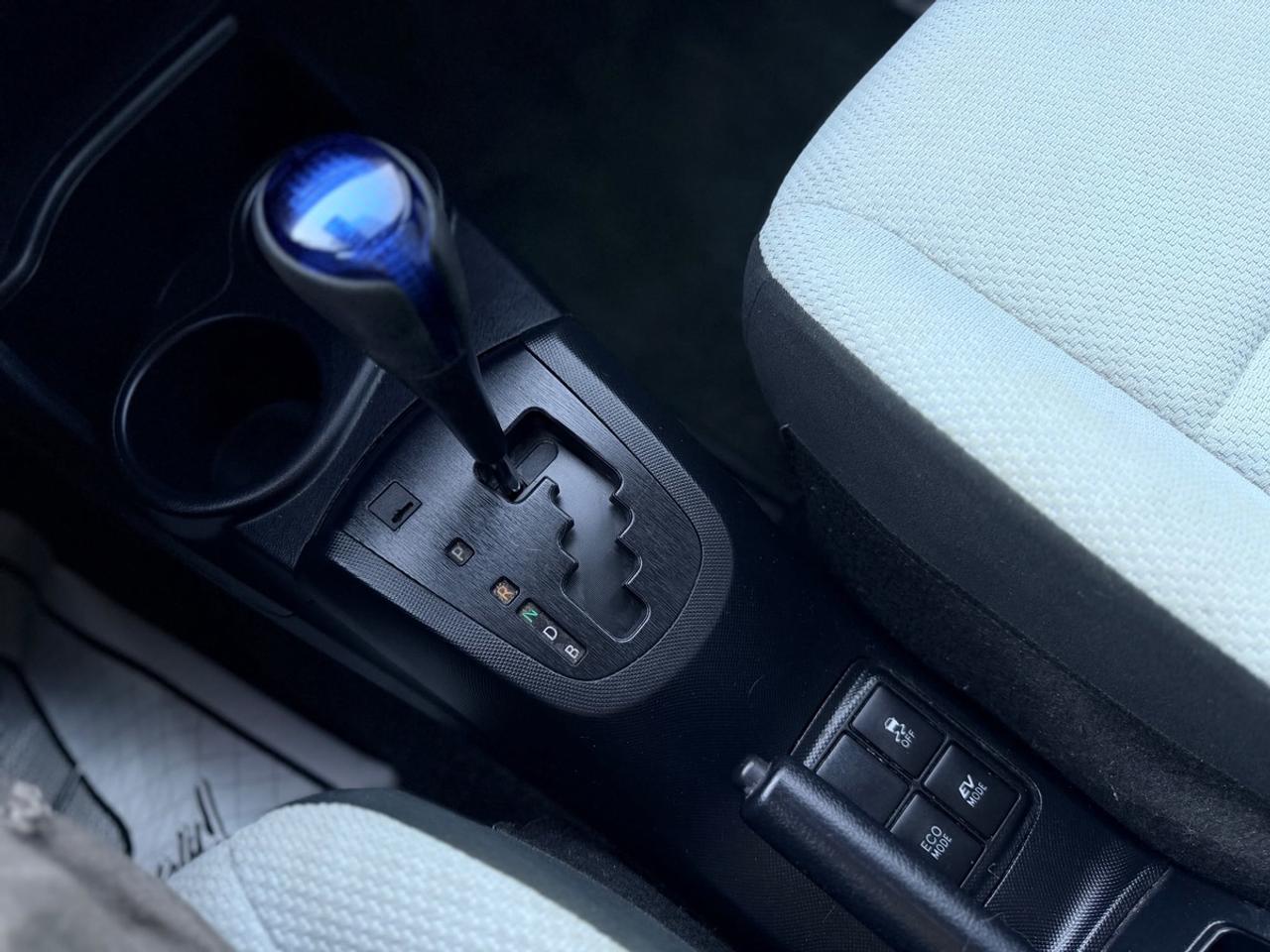 2018 Toyota Prius c Two Photo