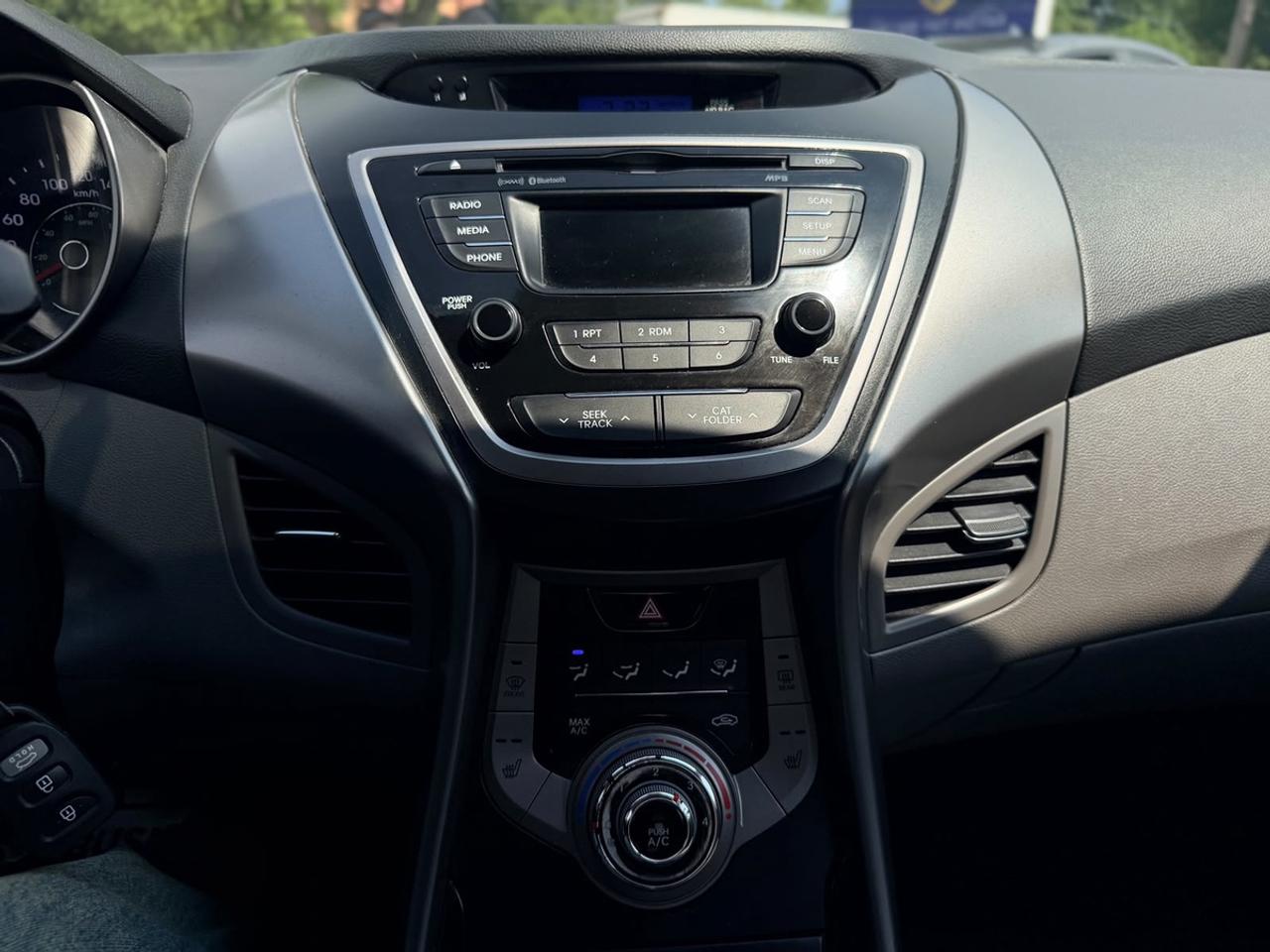 2013 Hyundai Elantra GLS Photo