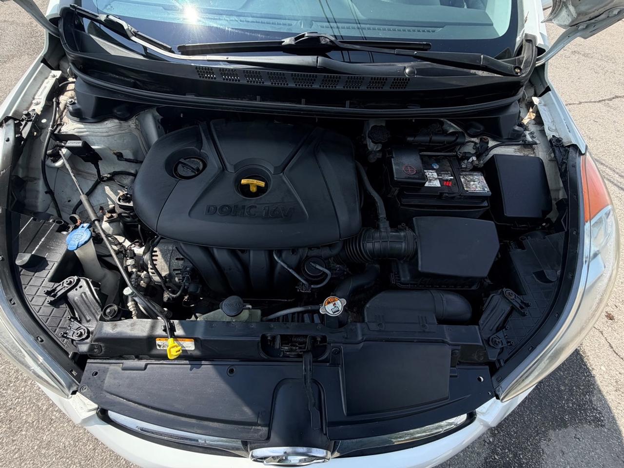2013 Hyundai Elantra GLS Photo