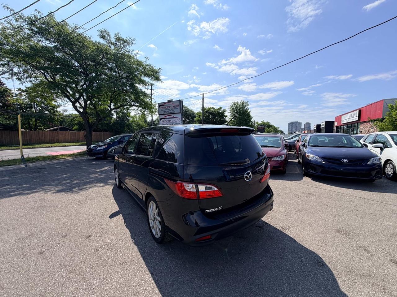 2014 Mazda MAZDA5 Grand Touring Photo