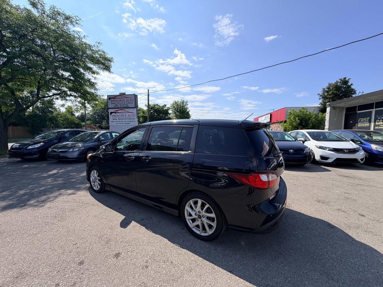 2014 Mazda MAZDA5 Grand Touring Photo3