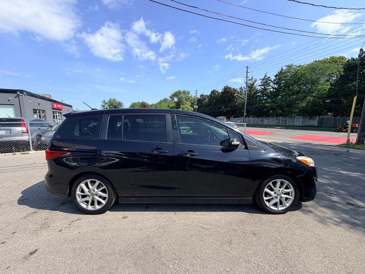 2014 Mazda MAZDA5 Grand Touring Photo