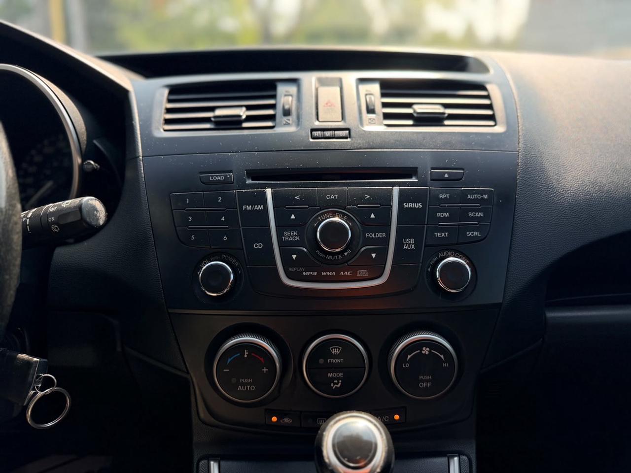2014 Mazda MAZDA5 Grand Touring Photo