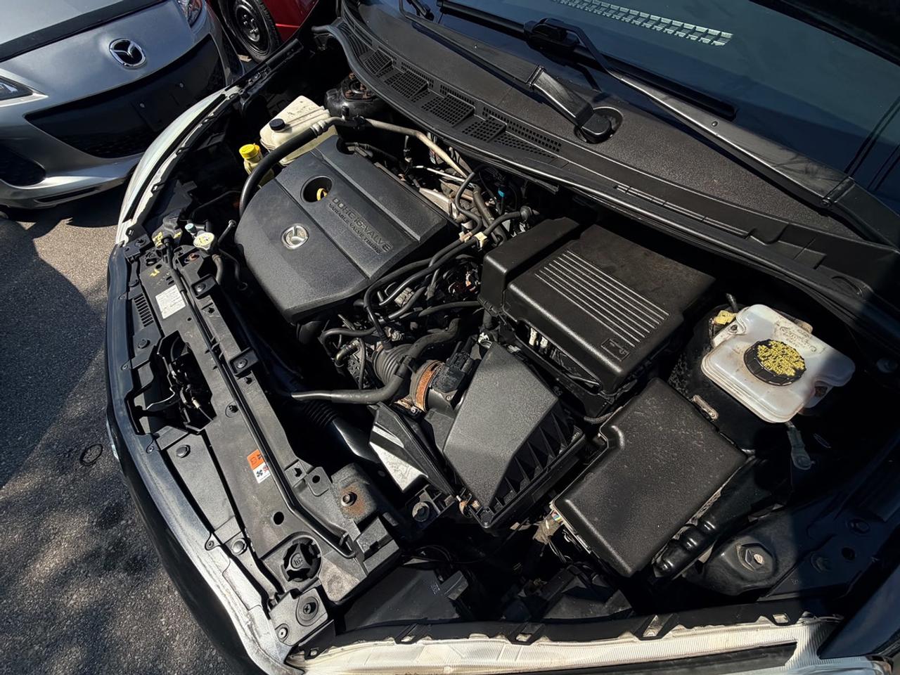 2014 Mazda MAZDA5 Grand Touring Photo