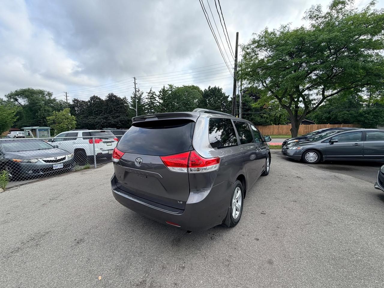 2012 Toyota Sienna LE Photo
