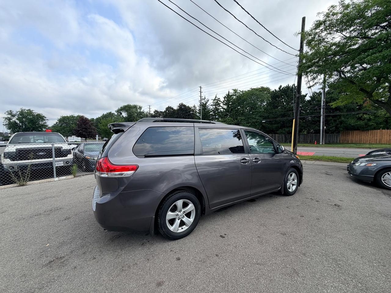 2012 Toyota Sienna LE Photo