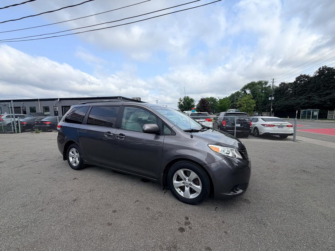 2012 Toyota Sienna LE Photo