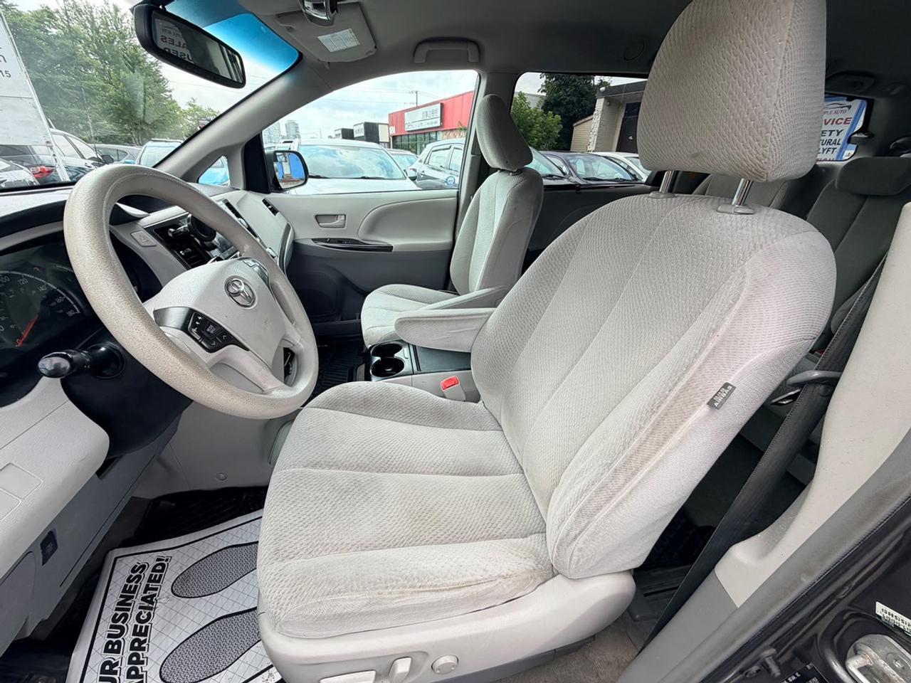 2012 Toyota Sienna LE Photo