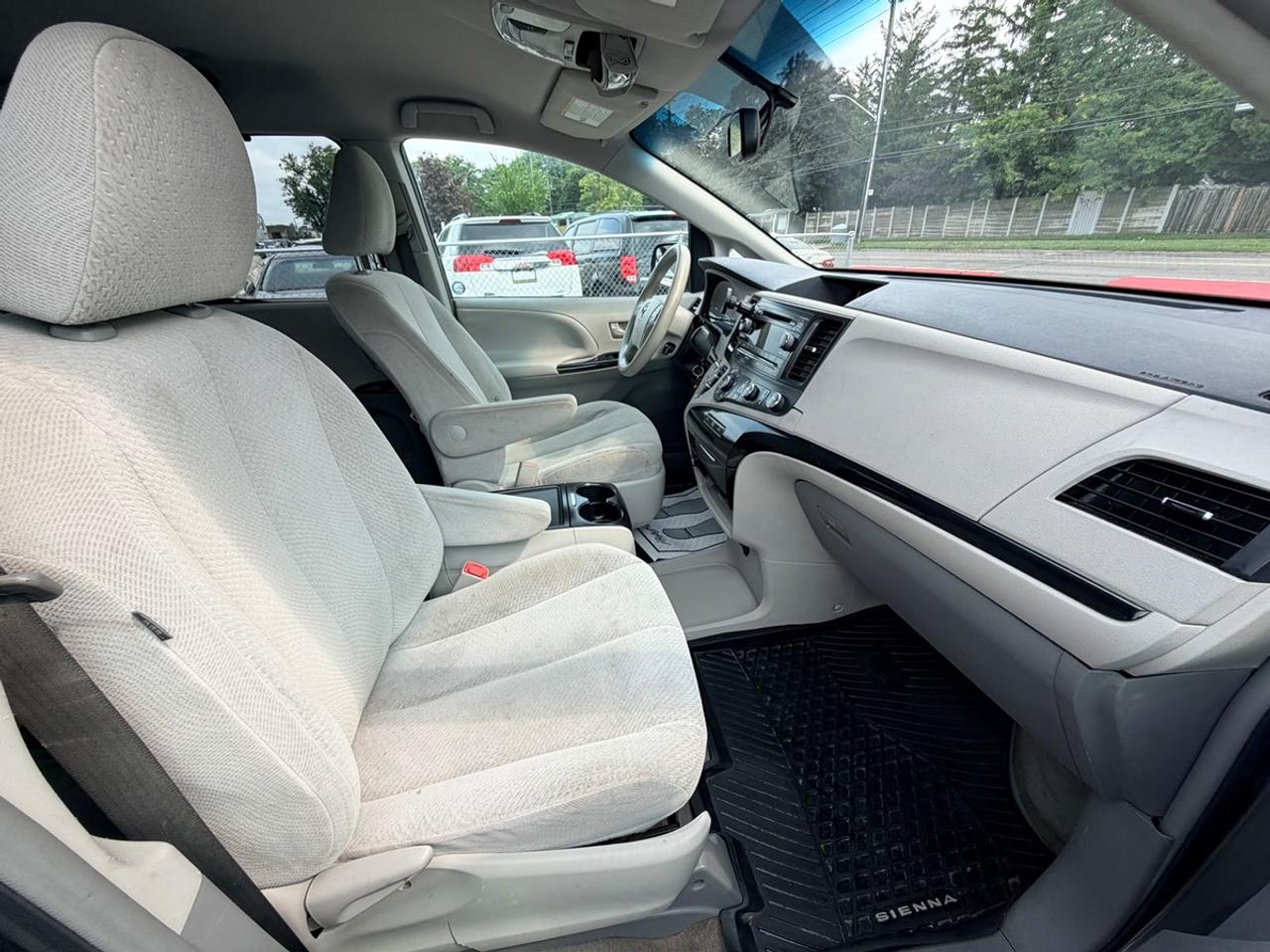 2012 Toyota Sienna LE Photo