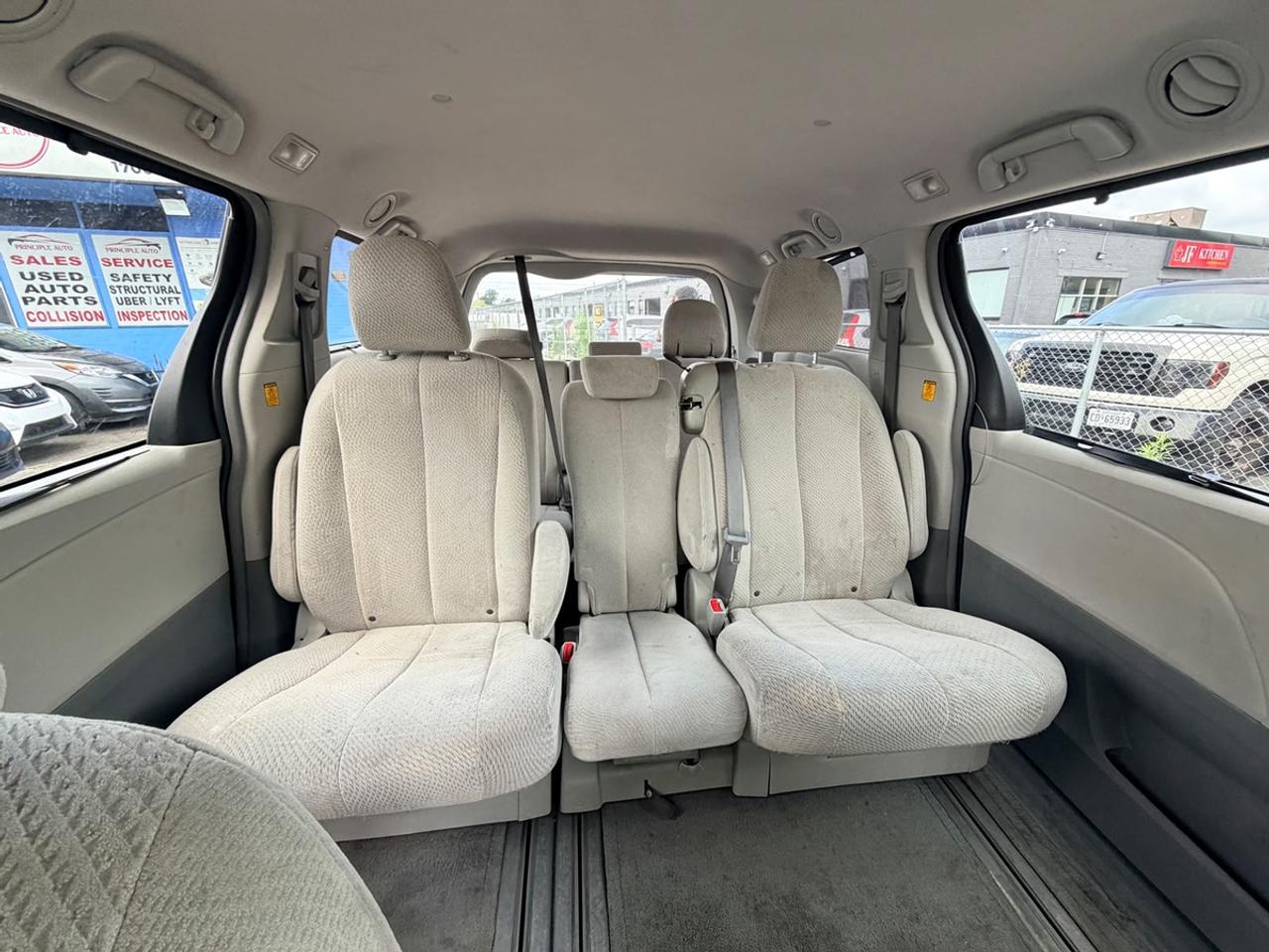 2012 Toyota Sienna LE Photo