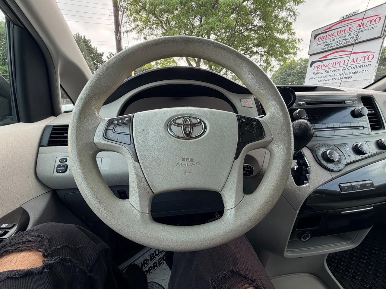 2012 Toyota Sienna LE Photo