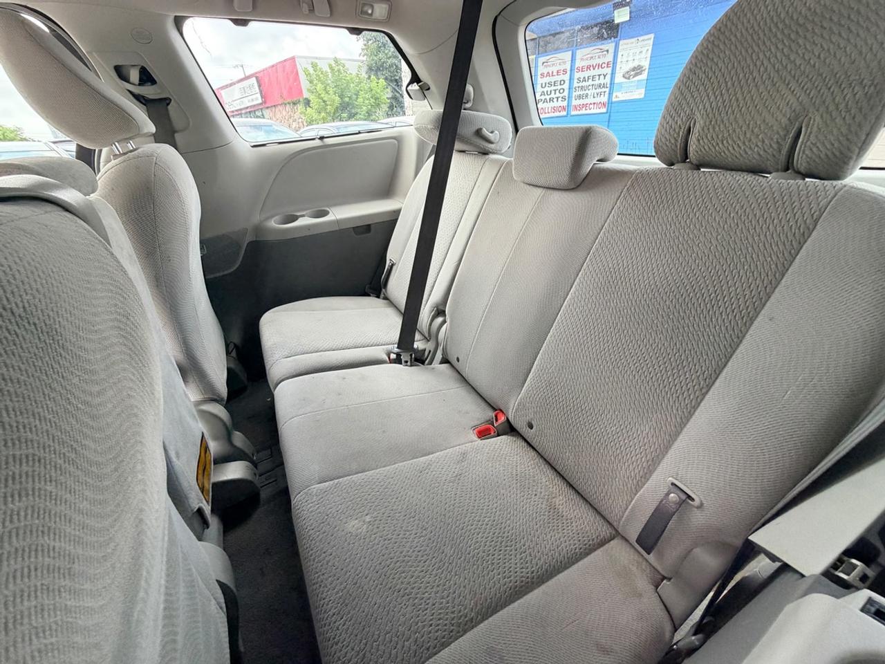 2012 Toyota Sienna LE Photo