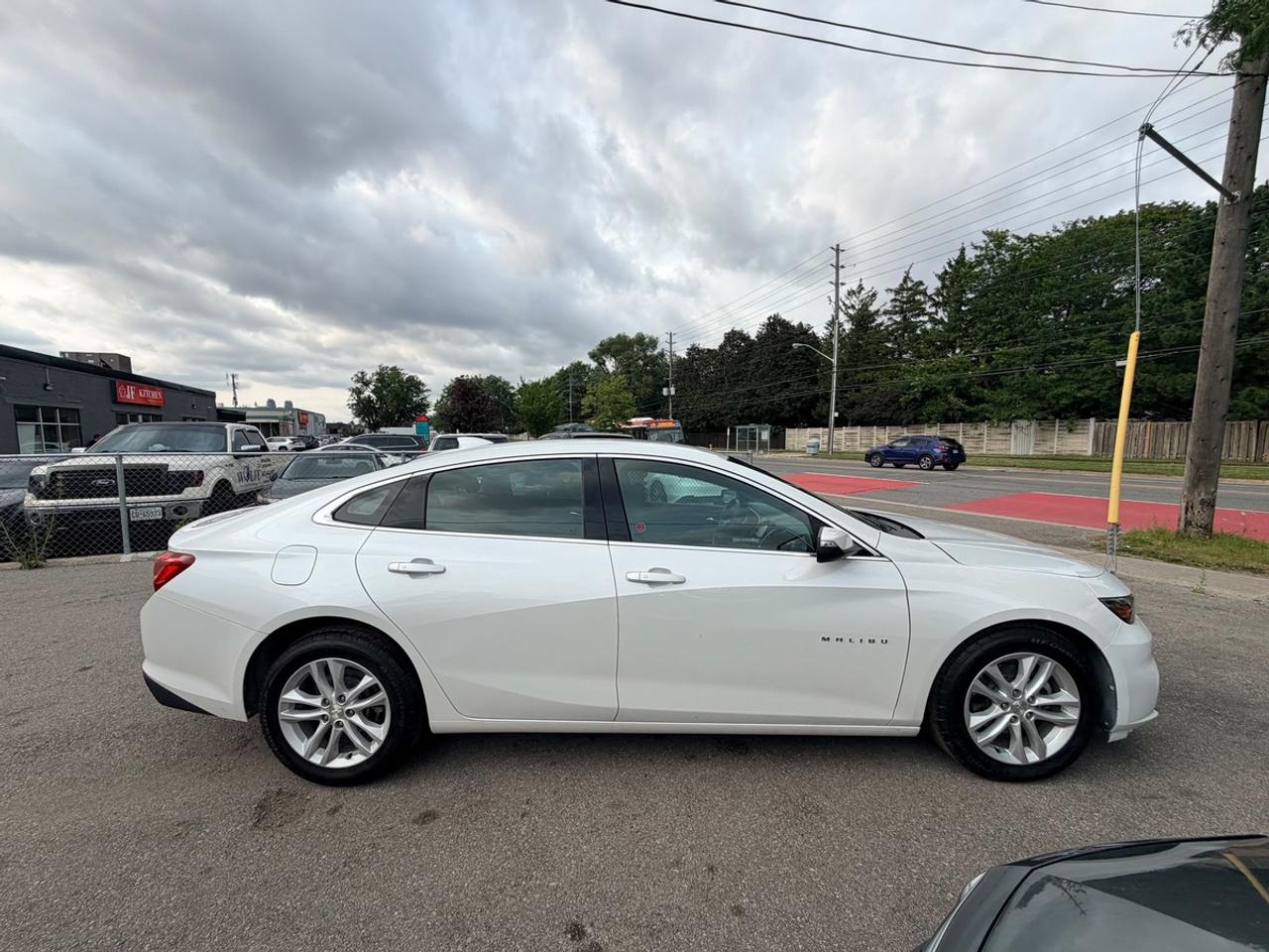 2017 Chevrolet Malibu LT Photo
