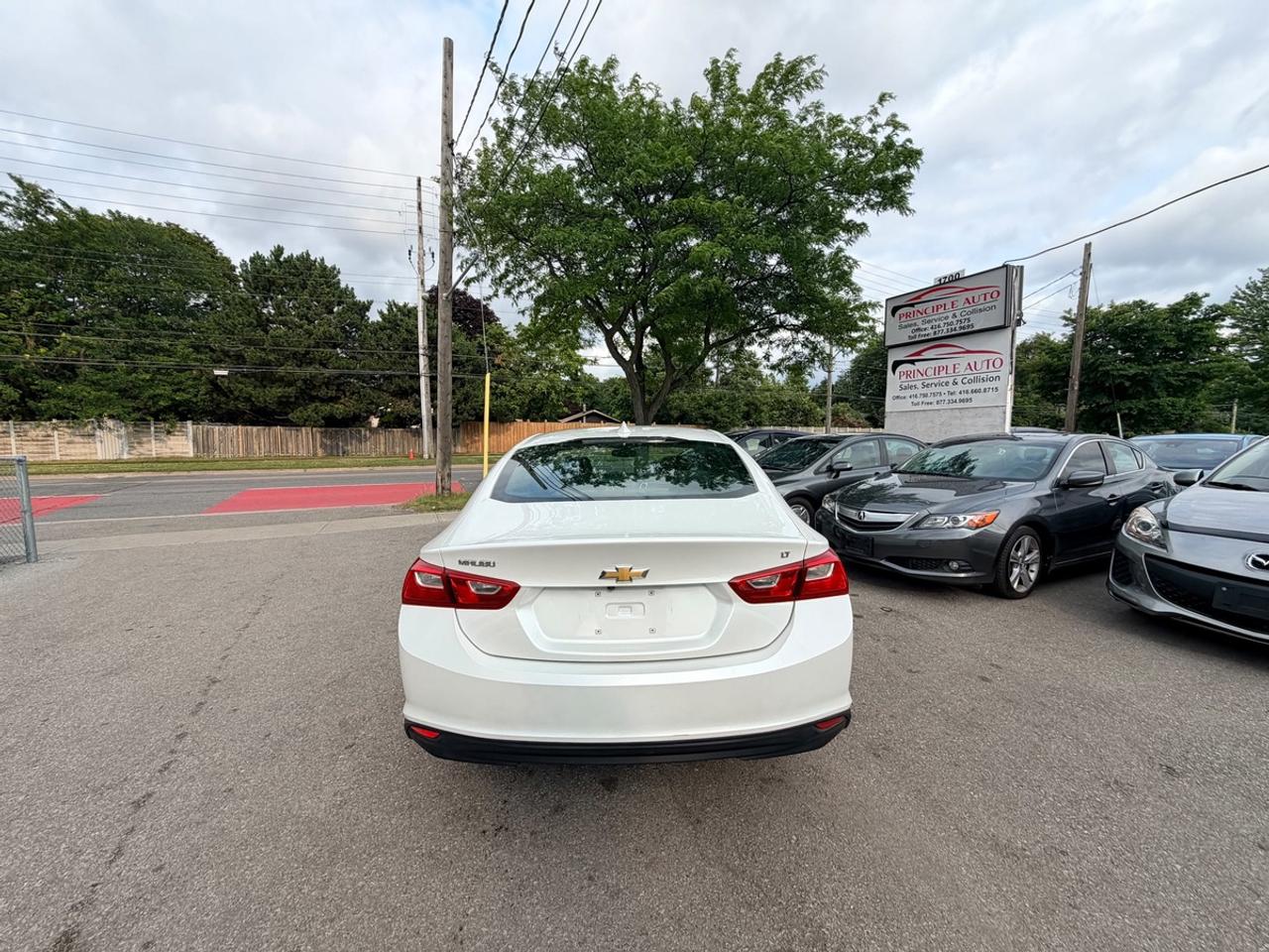 2017 Chevrolet Malibu LT Photo