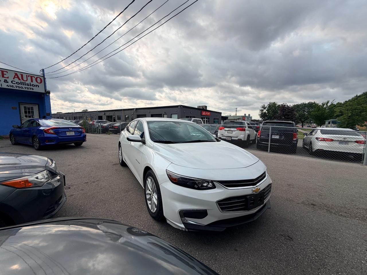 2017 Chevrolet Malibu LT Photo