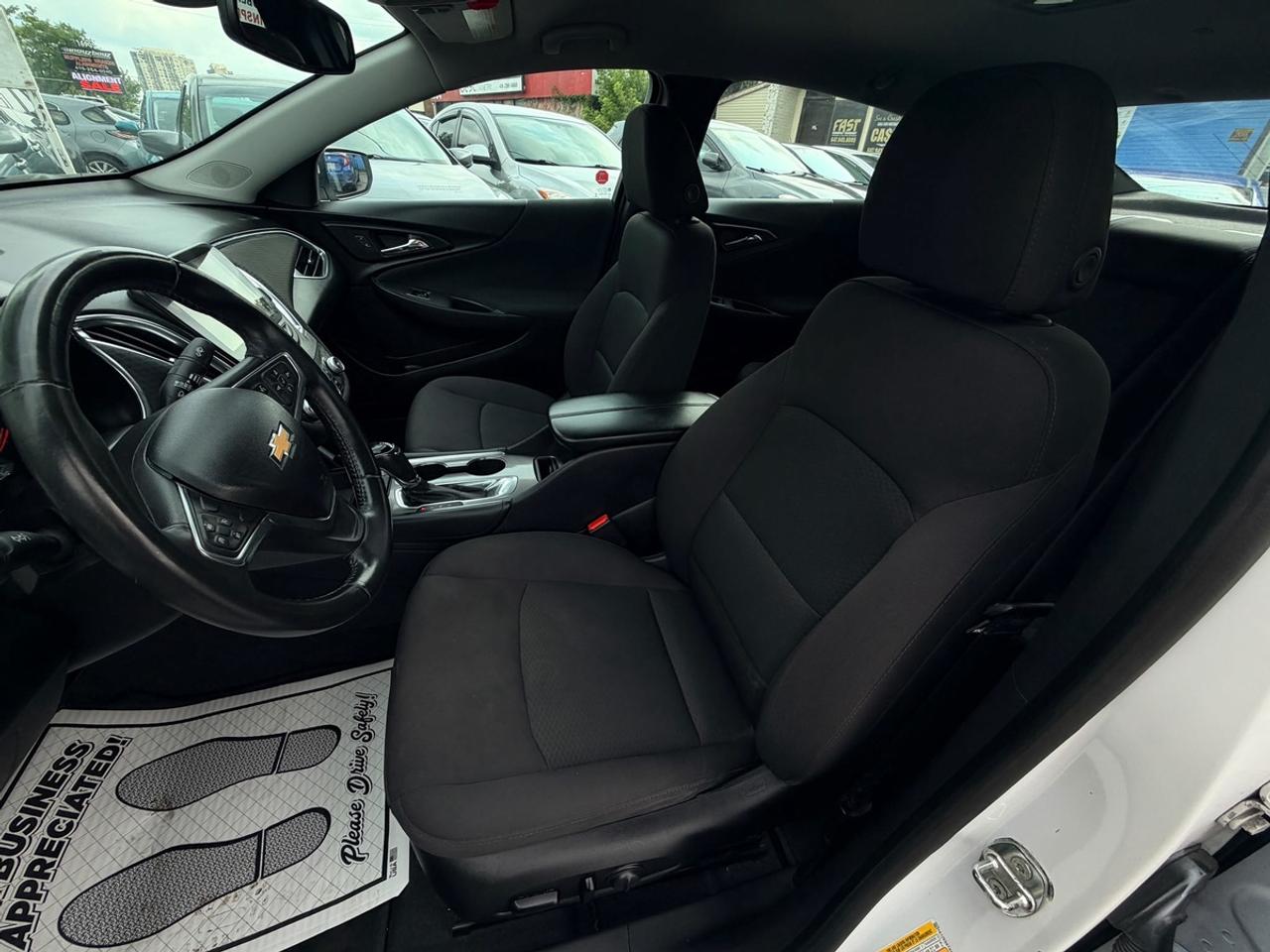 2017 Chevrolet Malibu LT Photo