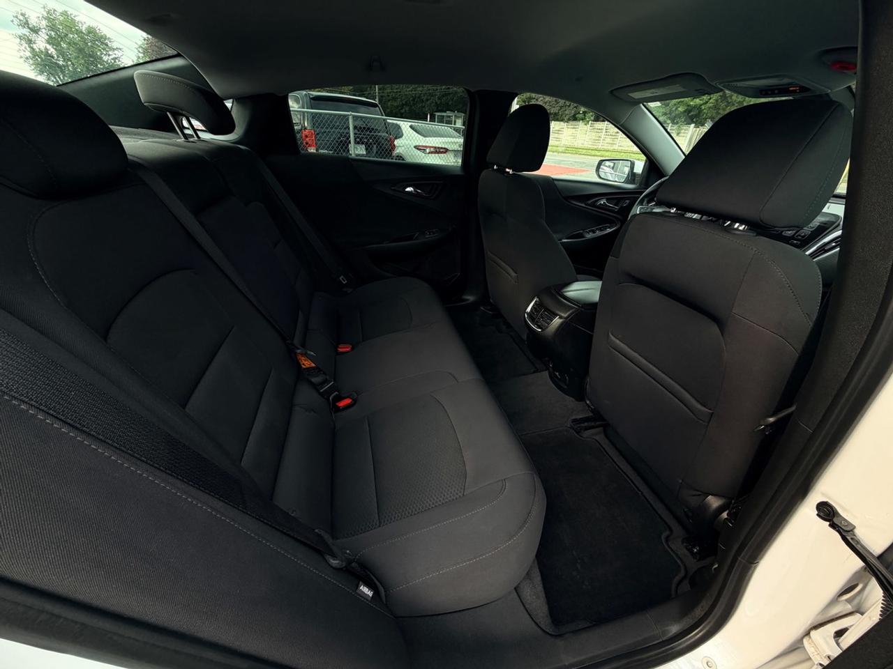 2017 Chevrolet Malibu LT Photo