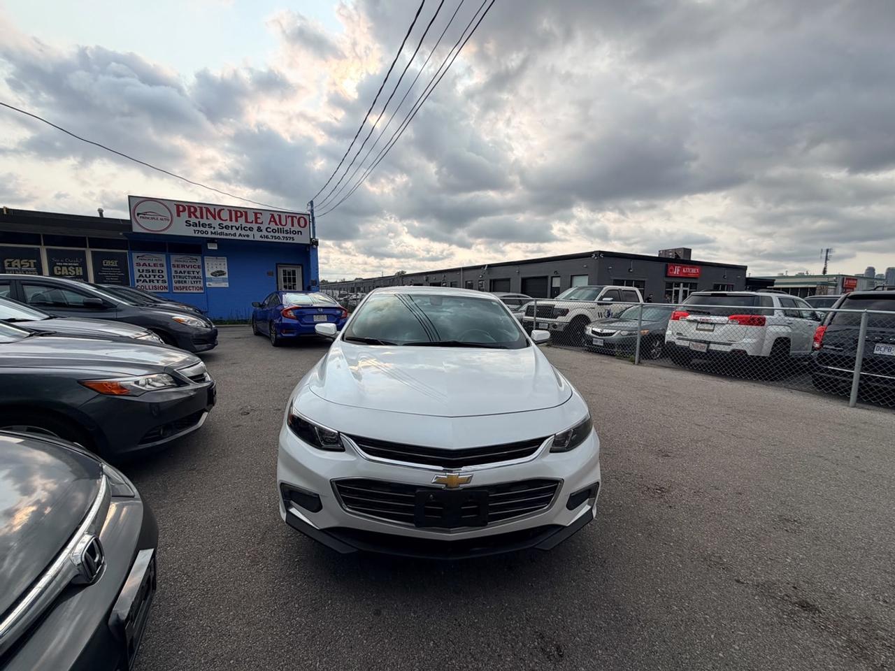 2017 Chevrolet Malibu LT Photo