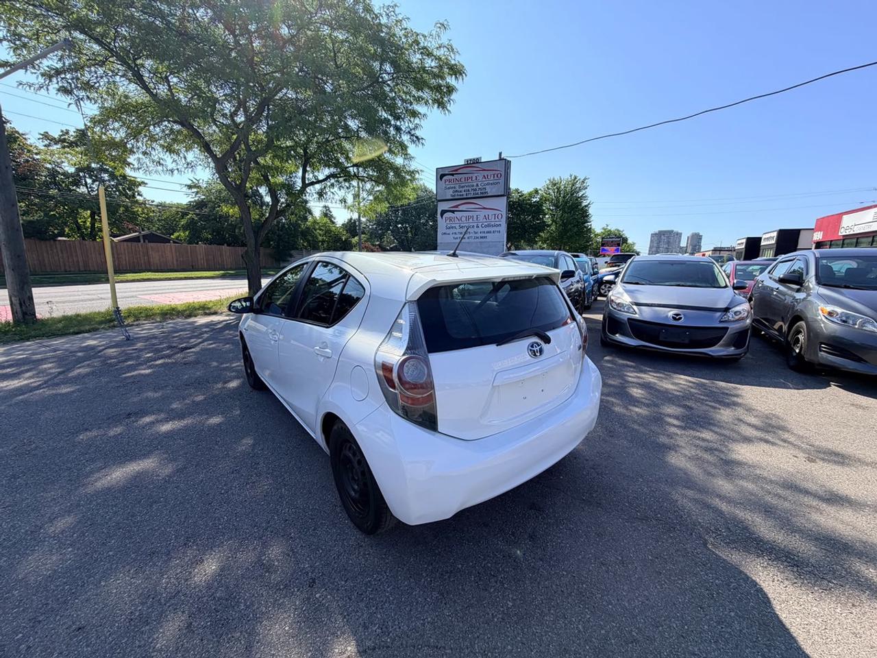 2013 Toyota Prius c Base Photo