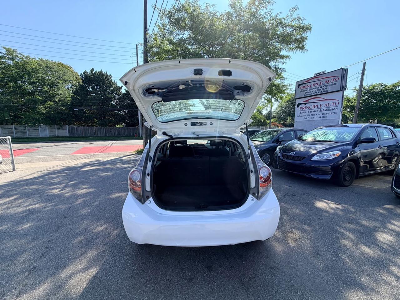 2013 Toyota Prius c Base Photo