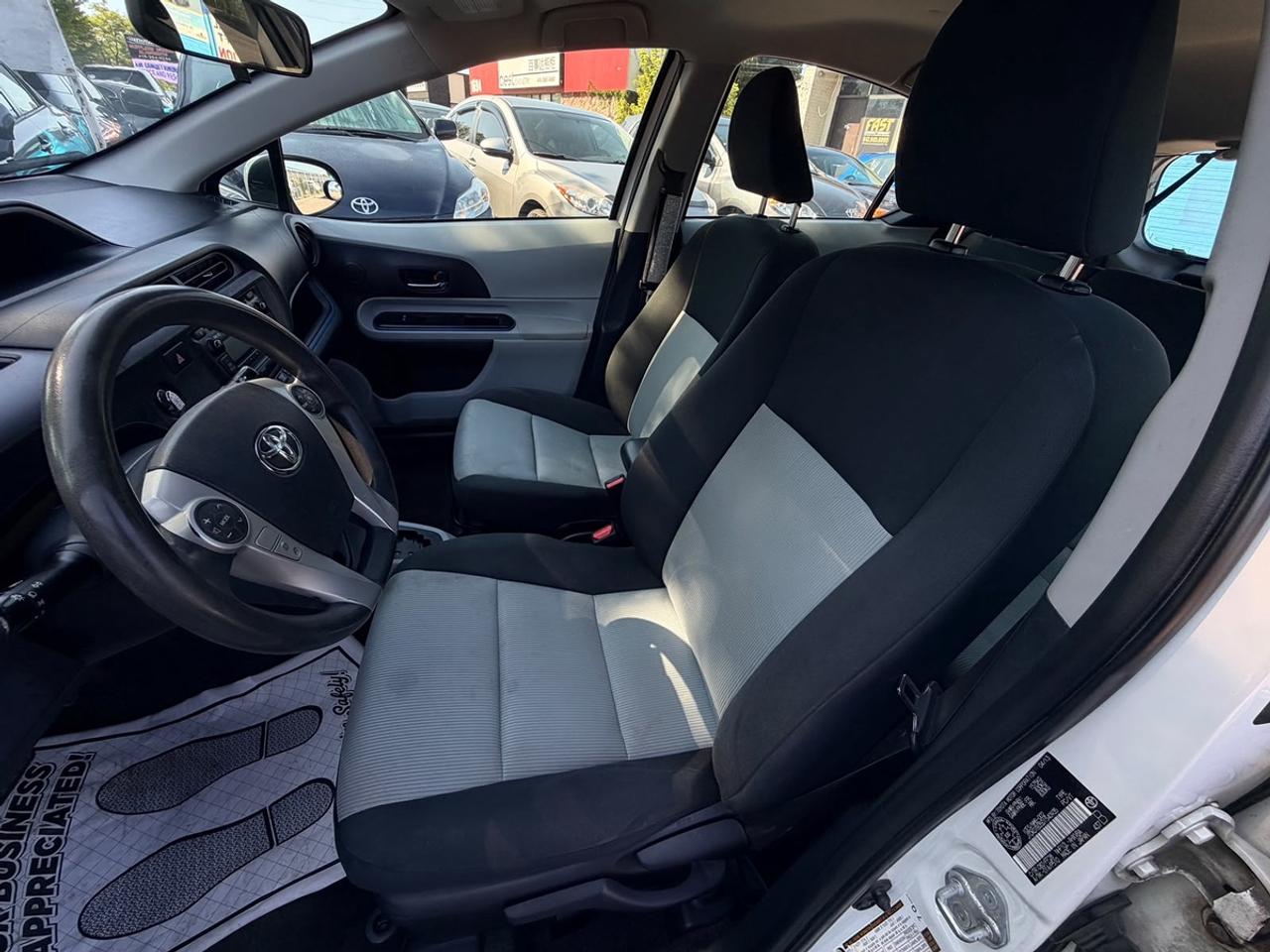 2013 Toyota Prius c Base Photo