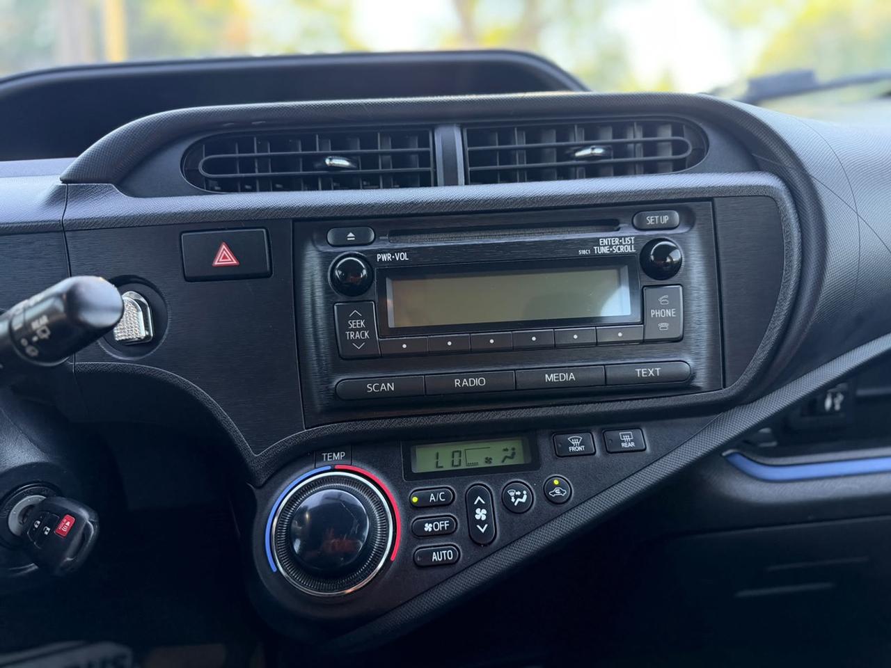 2013 Toyota Prius c Base Photo