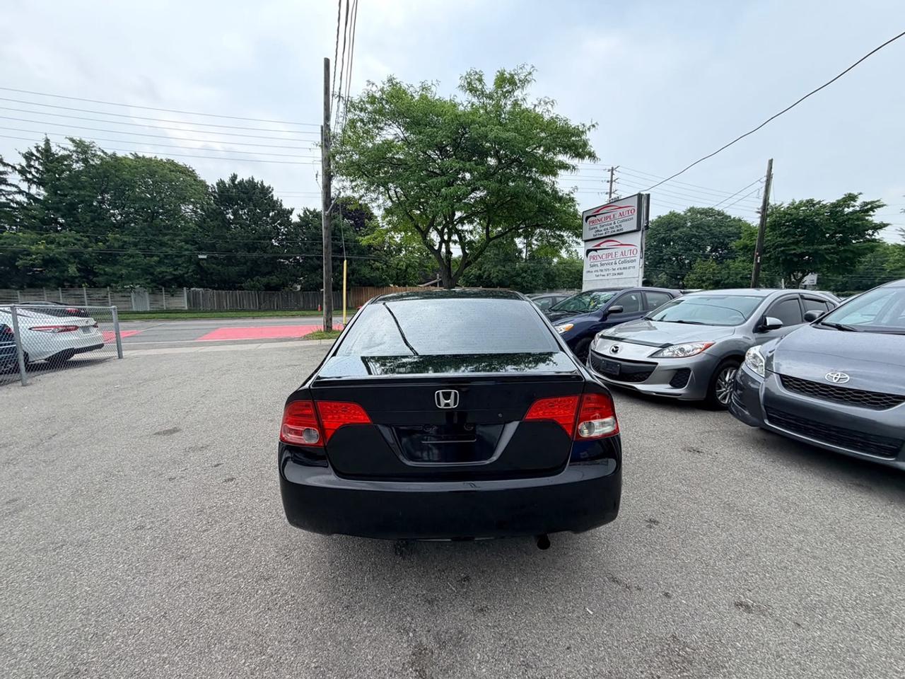 2009 Honda Civic DX Photo