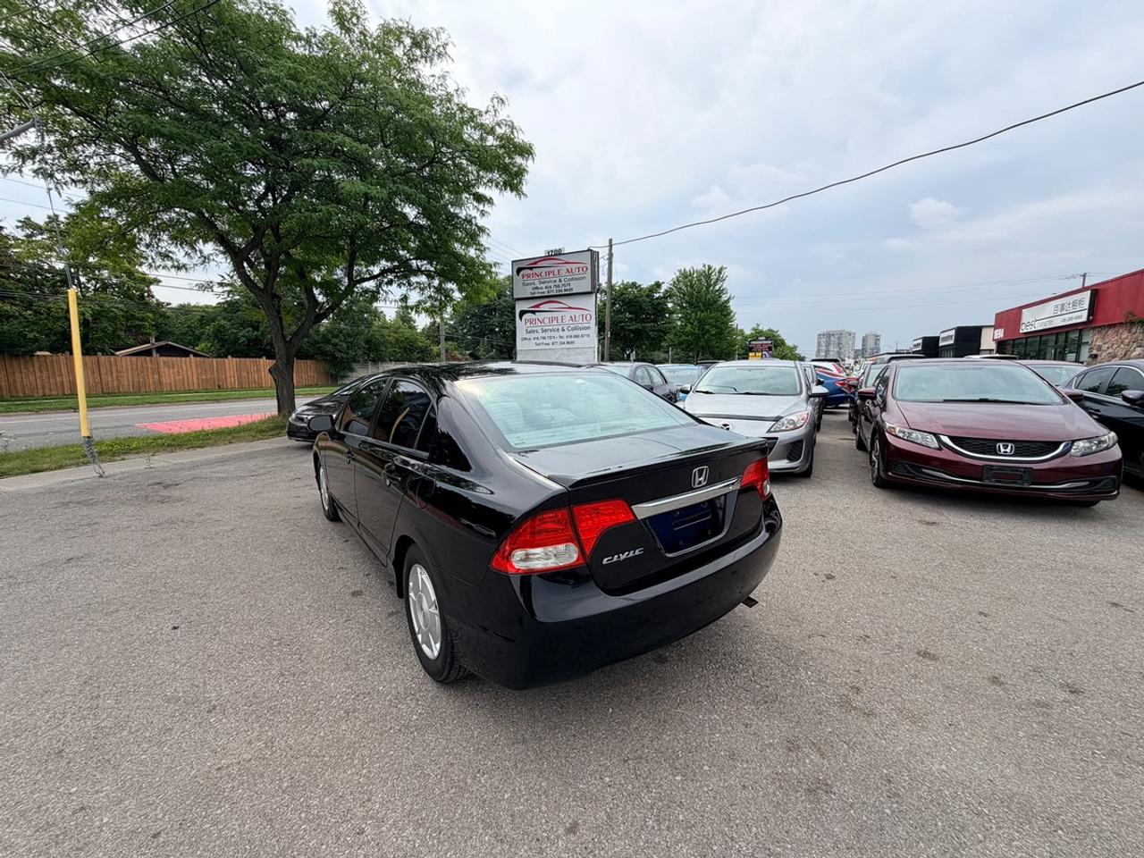 2010 Honda Civic DX-G Photo