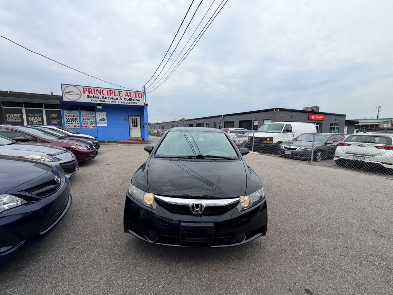 2010 Honda Civic DX-G Photo