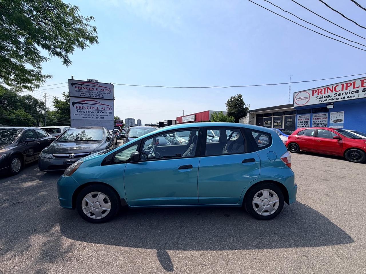 2014 Honda Fit DX Photo2