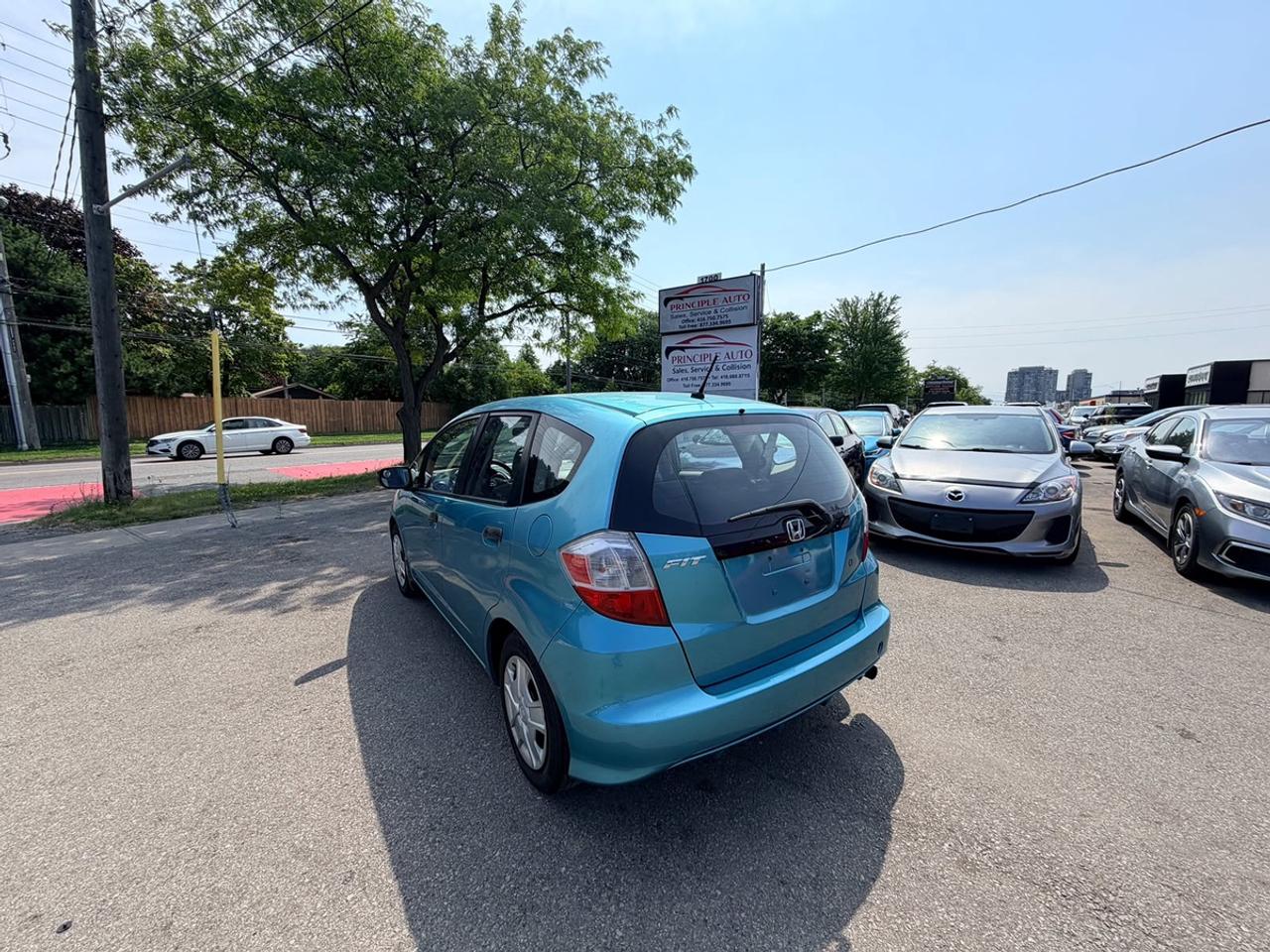 2014 Honda Fit DX Photo4