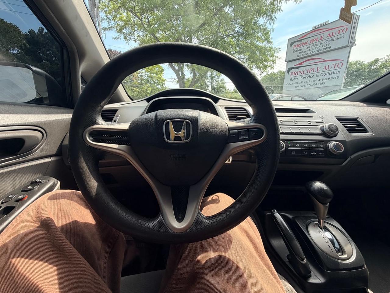 2010 Honda Civic DX-G Photo
