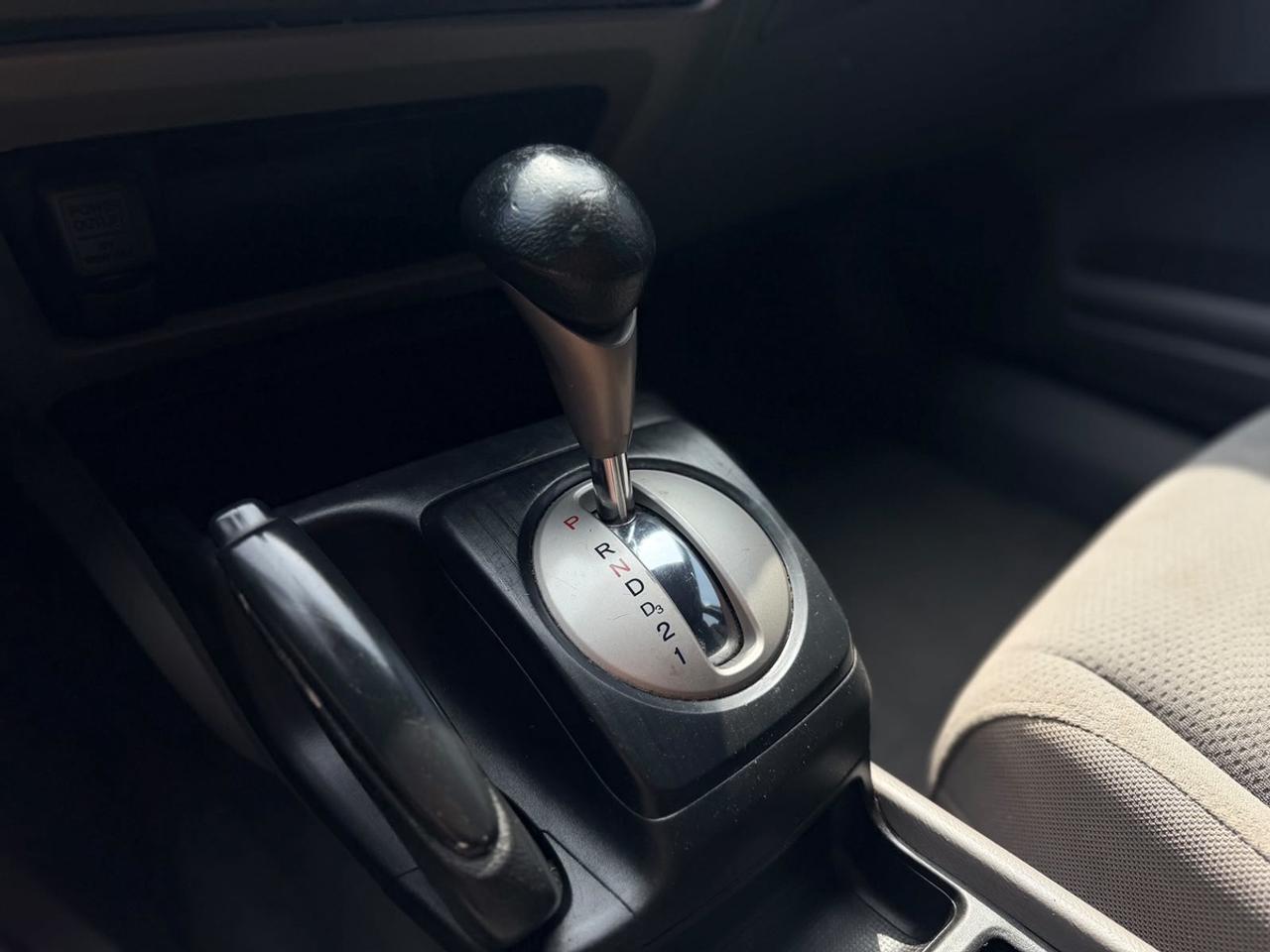 2010 Honda Civic DX-G Photo