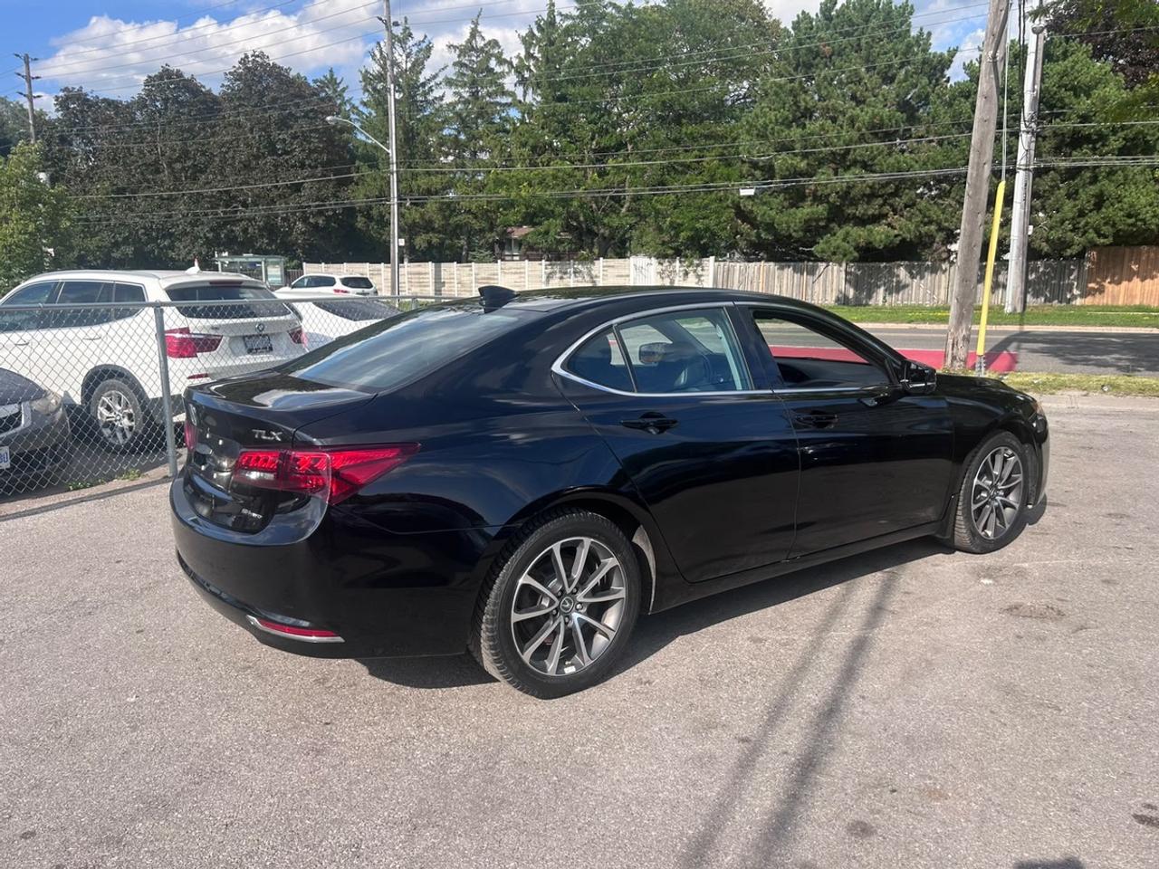 2017 Acura TLX Technology Photo