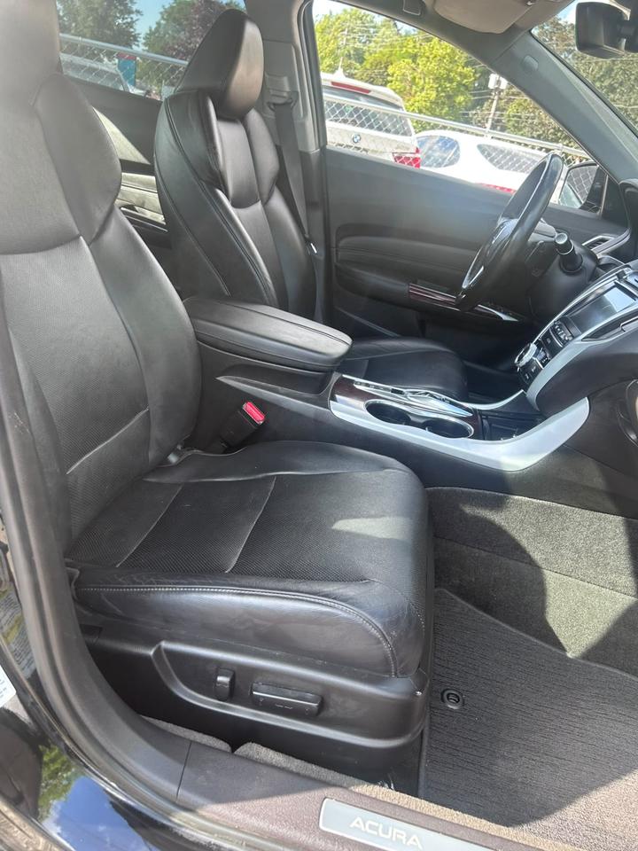 2017 Acura TLX Technology Photo