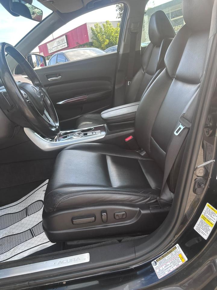 2017 Acura TLX Technology Photo