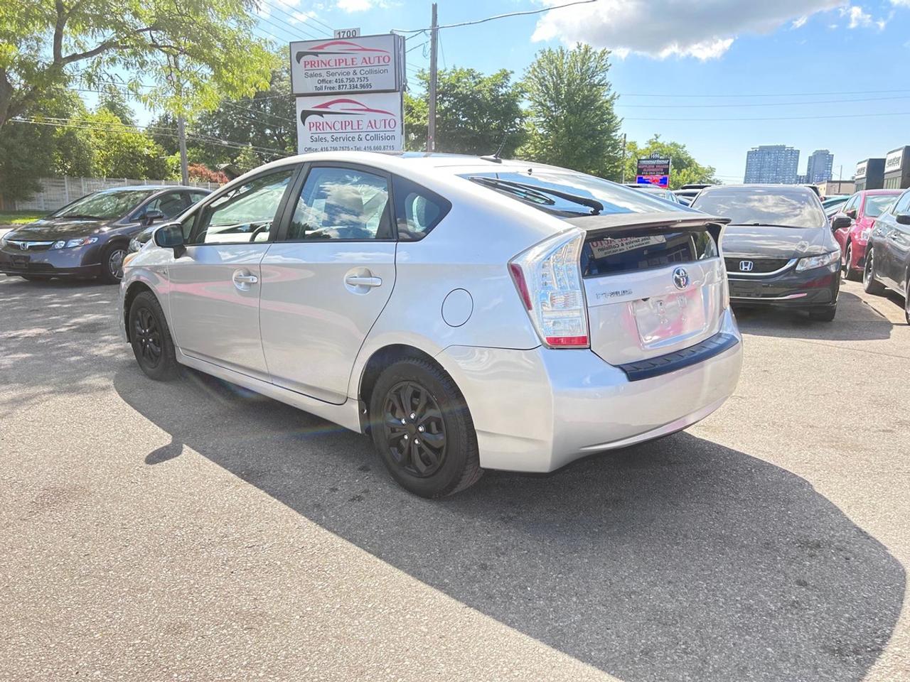 2011 Toyota Prius Two Photo